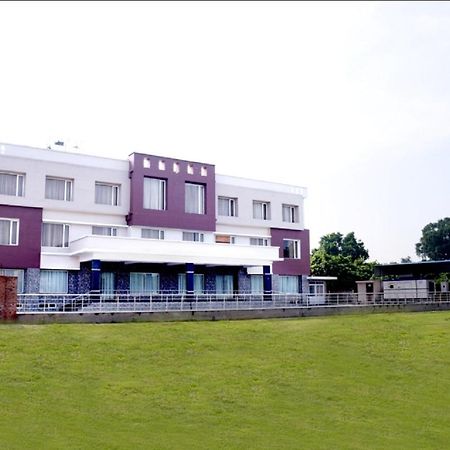Hotel Krishna Palace, Ayodhya Bagian luar foto