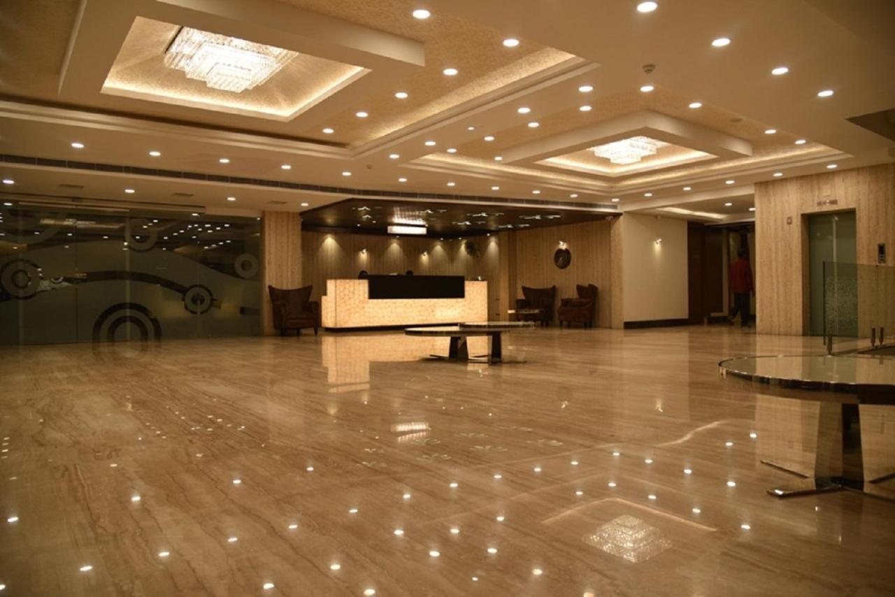Hotel Krishna Palace, Ayodhya Bagian luar foto