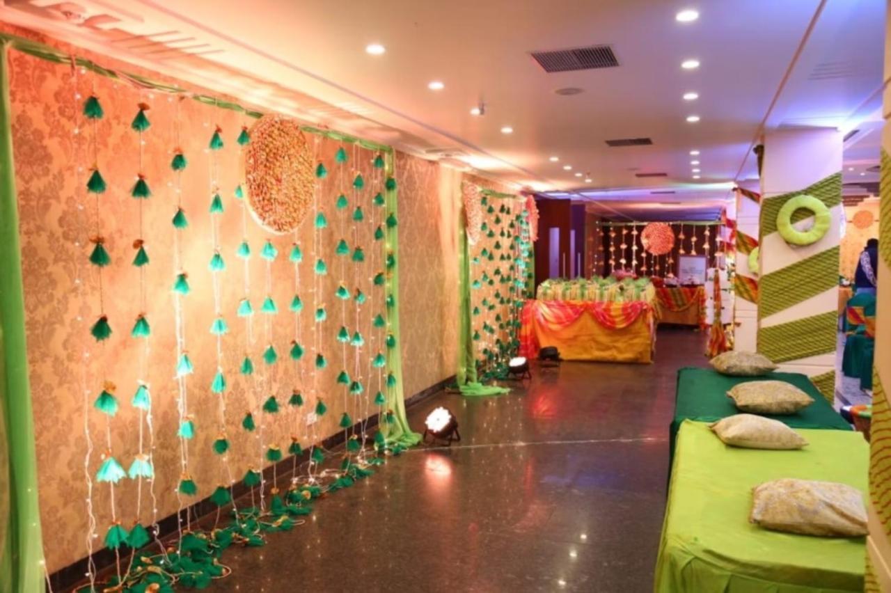 Hotel Krishna Palace, Ayodhya Bagian luar foto
